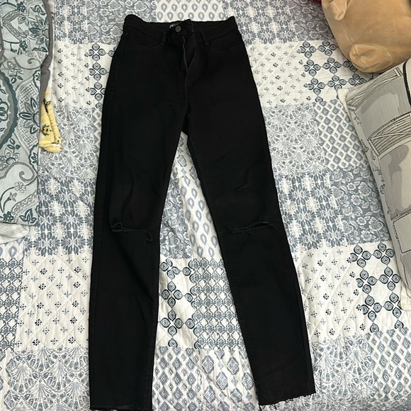 Zara Ripped Skinny Jeans - Picture 1 of 3